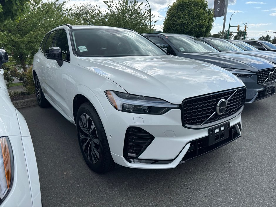 2024 Volvo XC60 Plus || Dark Theme || Harman Kardon-0