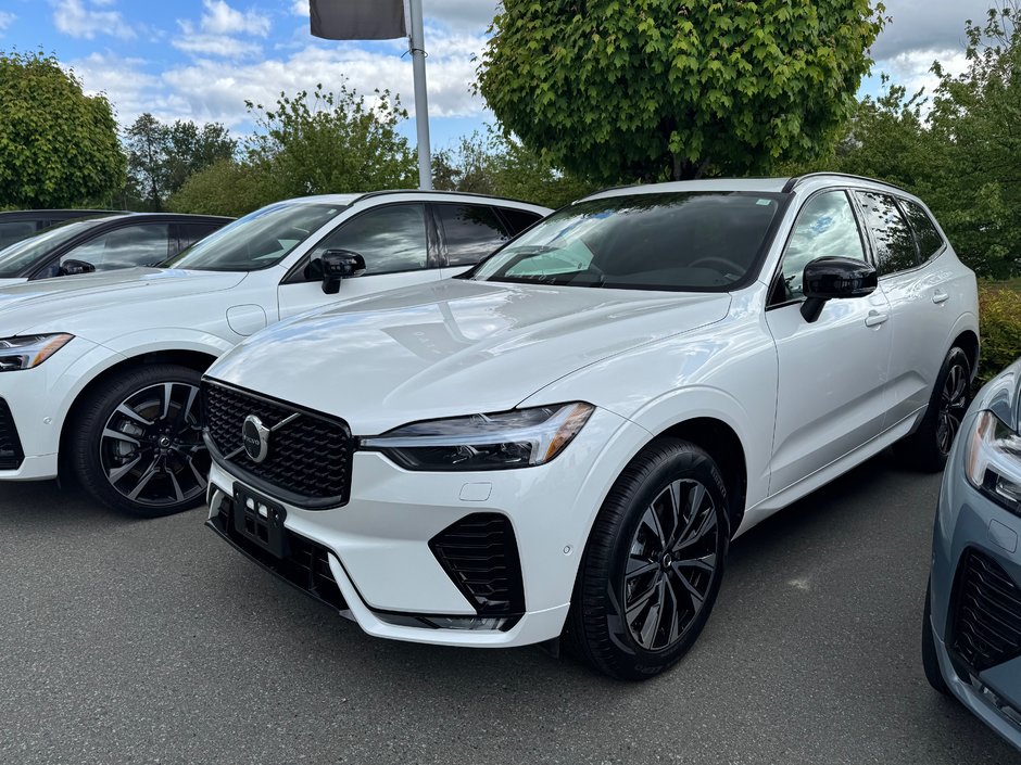 2024 Volvo XC60 Plus || Dark Theme || Harman Kardon-1