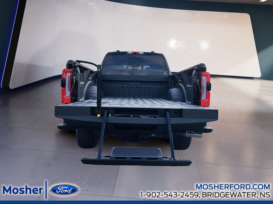 2026 Ford SuperDuty F-350 Platinum