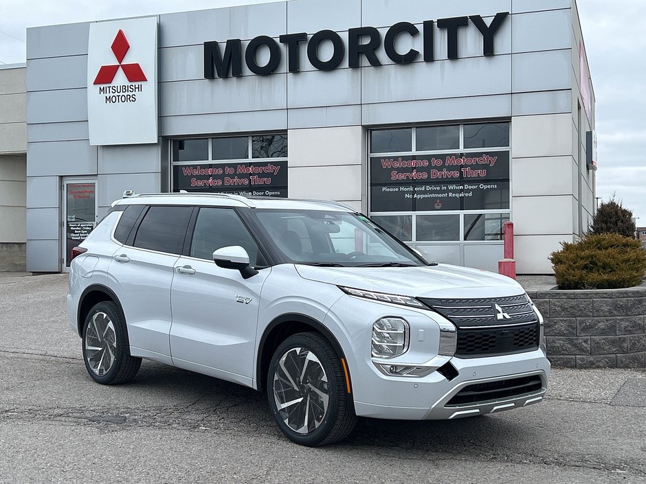 2024  OUTLANDER PHEV GT-P S-AWC...Spring Savings on Now! IN STORE ONLY! in Whitby, Ontario