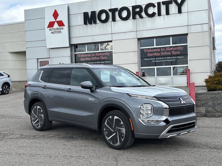 2024  OUTLANDER PHEV GT.. Free Winter Tires in Whitby, Ontario