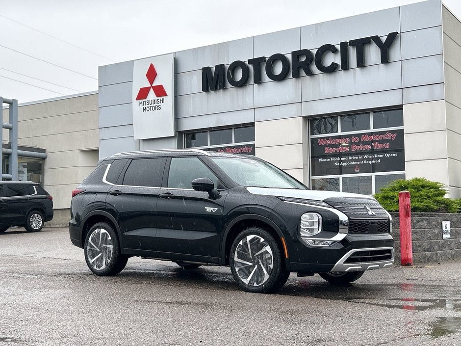 2024  OUTLANDER PHEV SEL.. Free Winter Tires in Whitby, Ontario