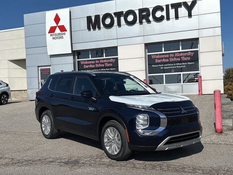 2024  OUTLANDER PHEV LE.. Free Winter Tires in Whitby, Ontario