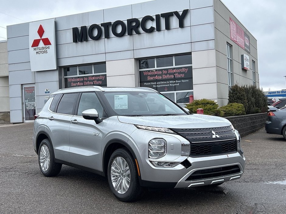 2024  OUTLANDER PHEV LE.. Free Winter Tires in Whitby, Ontario