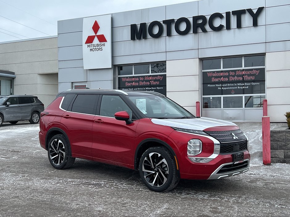 2024  Outlander GT Two-Tone... In Stock and Ready to go! Buy Today in Whitby, Ontario