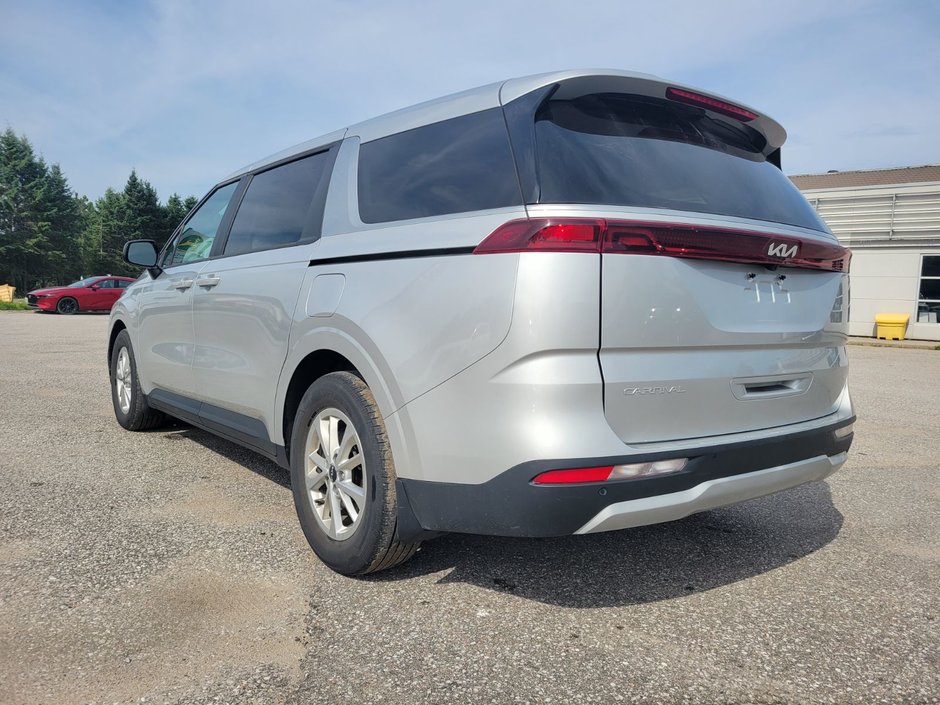 2023 Kia Carnival LX