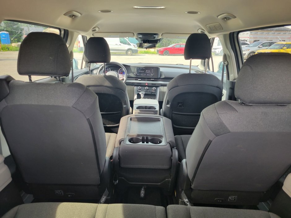 2023 Kia Carnival LX