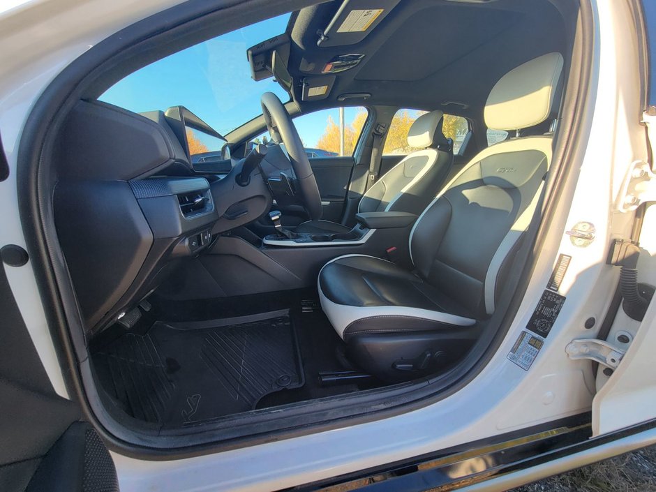 2025 Kia K4 GT-LINE TURBO