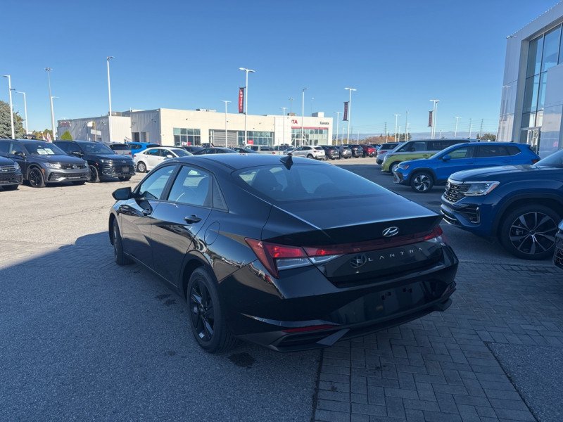 Hyundai Elantra Preferred  -  Heated Seats 2022-2