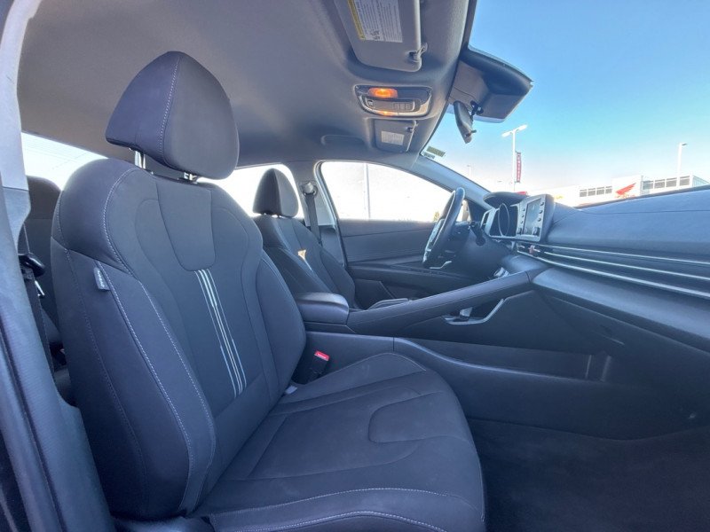 Hyundai Elantra Preferred  -  Heated Seats 2022-10