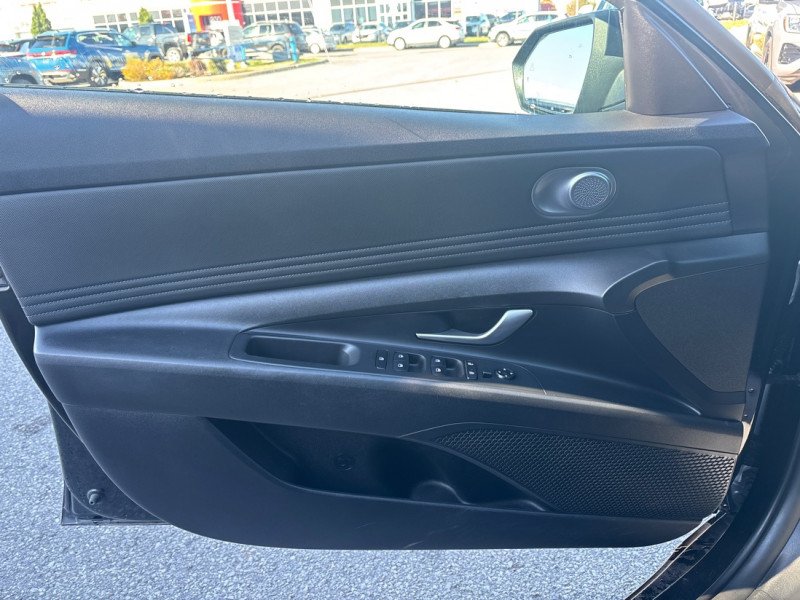 Hyundai Elantra Preferred  -  Heated Seats 2022-7