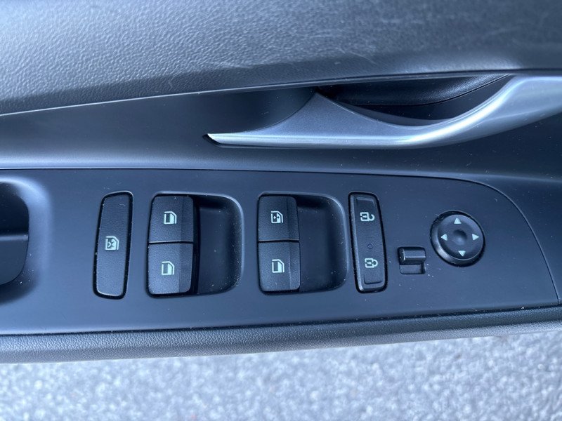 Hyundai Elantra Preferred  -  Heated Seats 2022-8