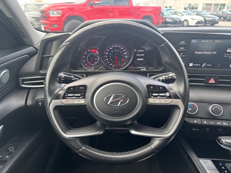 Hyundai Elantra Preferred  -  Heated Seats 2023-12