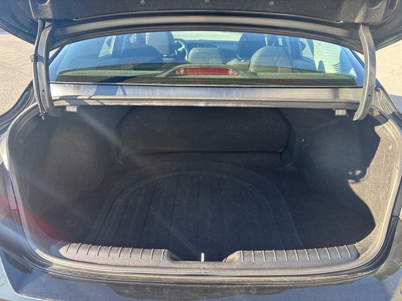 Hyundai Elantra Preferred  -  Heated Seats 2023-4