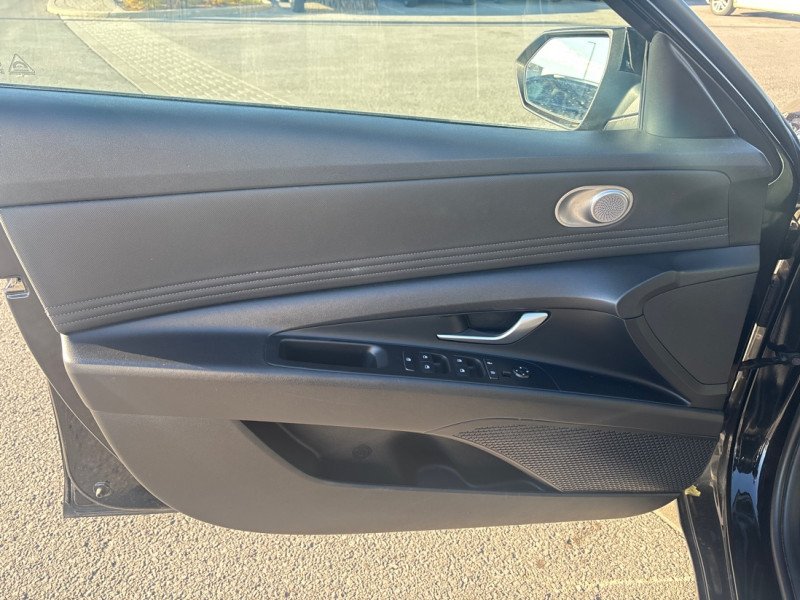 Hyundai Elantra Preferred  -  Heated Seats 2023-7