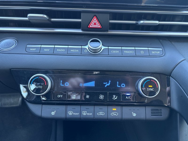 Hyundai Elantra Preferred IVT w/Tech Pkg 2024-16