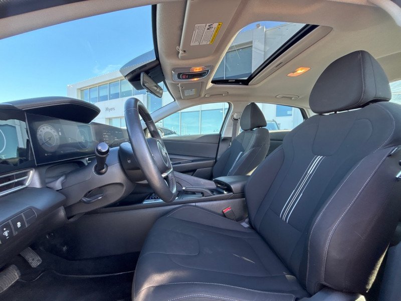 Hyundai Elantra Preferred IVT w/Tech Pkg 2024-9