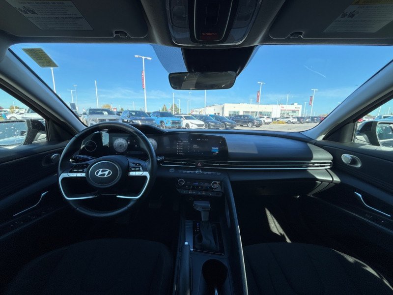 Hyundai Elantra Preferred IVT w/Tech Pkg 2024-11