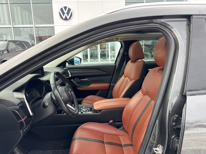 2024 Mazda CX-50 GT  -  Sunroof -  Cooled Seats-11