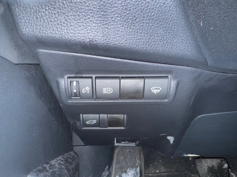 2024 Toyota Corolla Cross XLE AWD  - Navigation-19