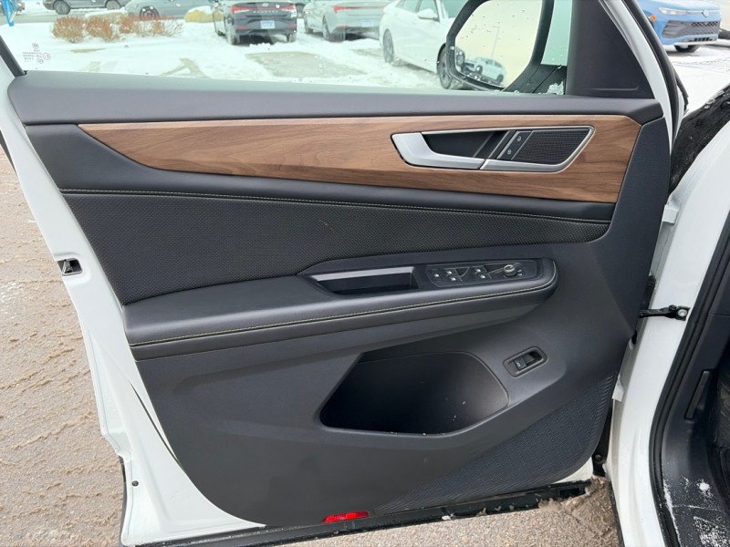 2024 Volkswagen Atlas Comfortline 2.0 TSI  - Cooled Seats-8