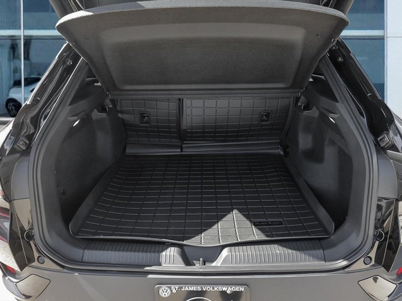 2025 Volkswagen ID.4 Pro S AWD  - Low Mileage-6