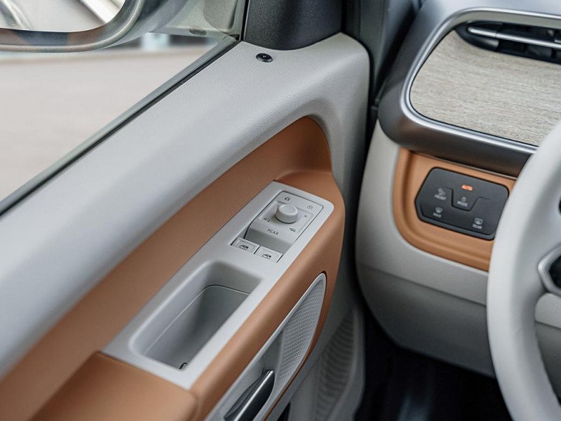 2025 Volkswagen ID. Buzz 1st Edition 4MOTION-12