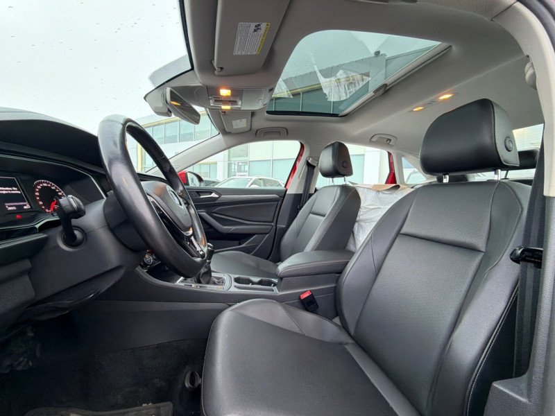 Volkswagen Jetta Highline Manual 2019-8