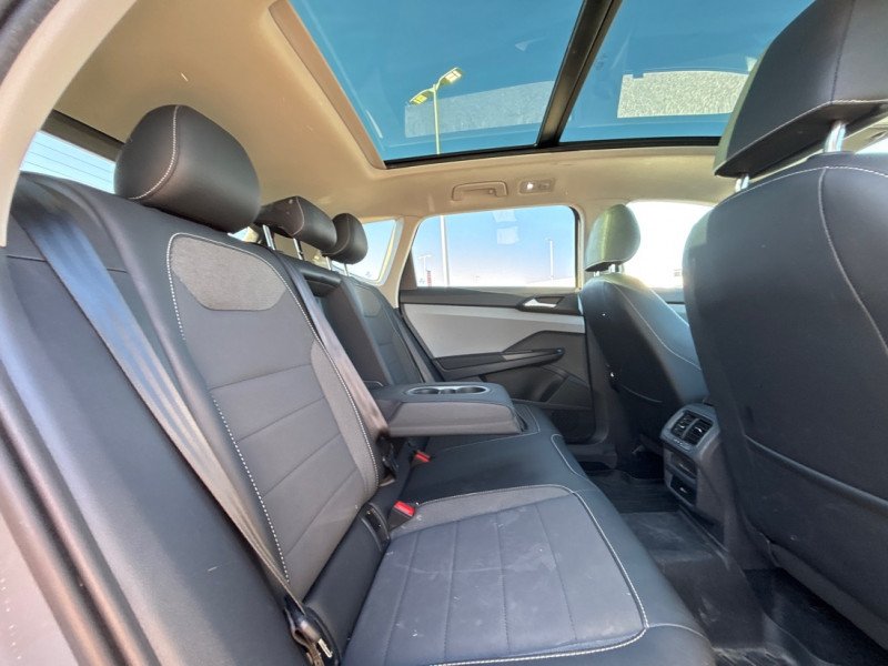 Volkswagen Taos Comfortline 4MOTION  - Sunroof 2022-20