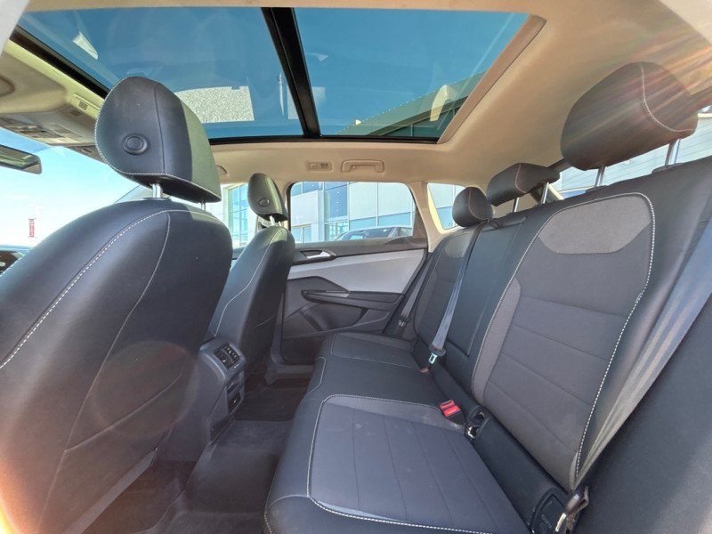 Volkswagen Taos Comfortline 4MOTION  - Sunroof 2022-19