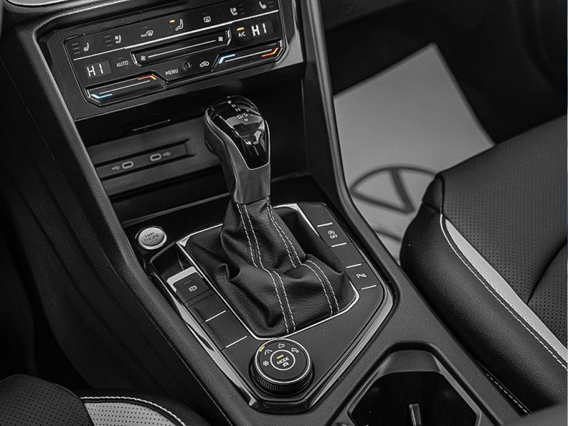 Volkswagen Taos Highline  - Leather Seats 2025-13