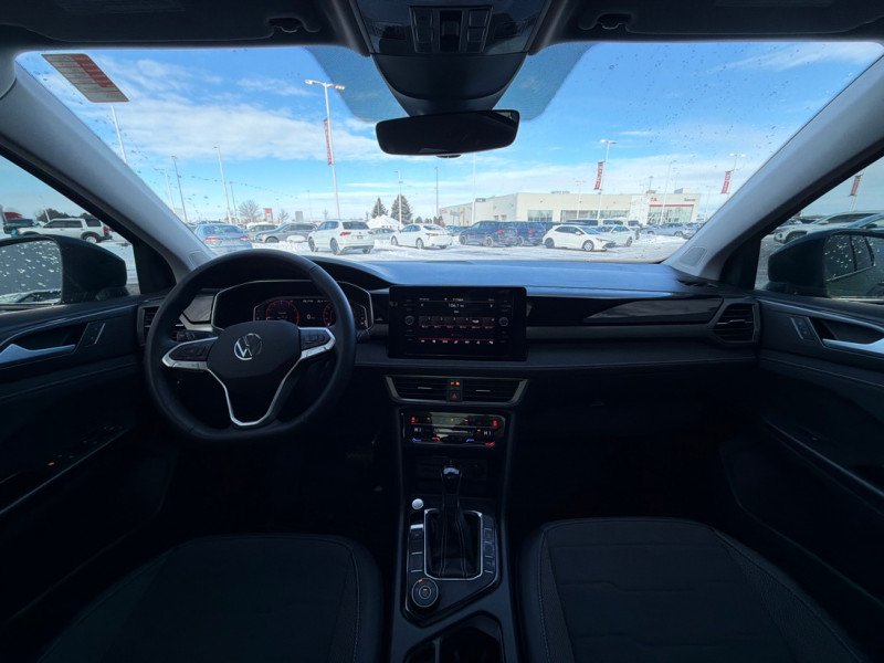 Volkswagen Taos Comfortline Black Edition 2025-10