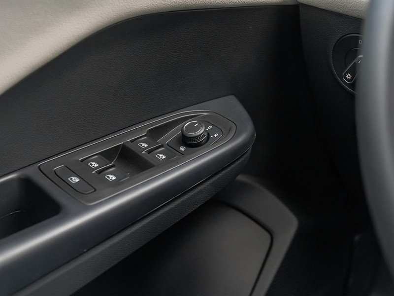 Volkswagen Taos Trendline 4MOTION  - Heated Seats 2026-13