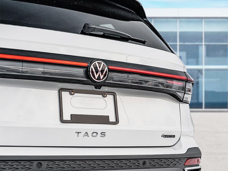 2026 Volkswagen Taos Comfortline  - Sunroof-8