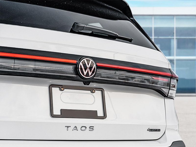 Volkswagen Taos Trendline 4MOTION  - Heated Seats 2026-8
