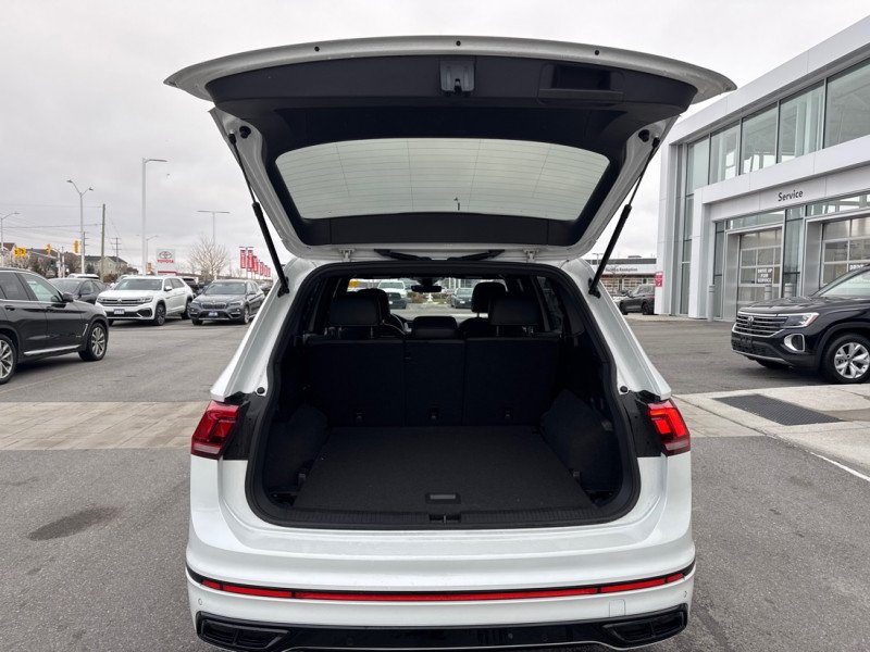 2022 Volkswagen Tiguan Comfortline R-Line Black Edition-9
