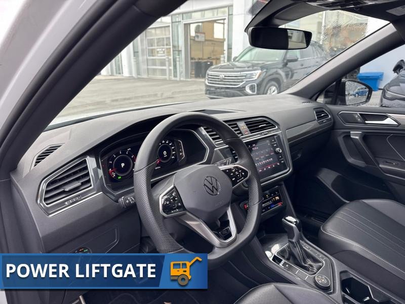 2022 Volkswagen Tiguan Comfortline R-Line Black Edition-1