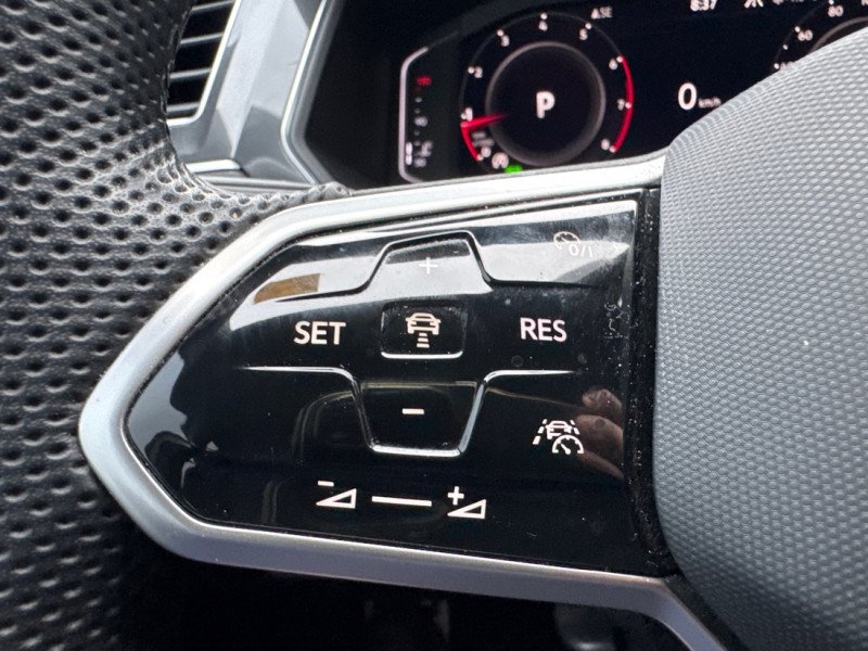 2022 Volkswagen Tiguan Comfortline R-Line Black Edition-16