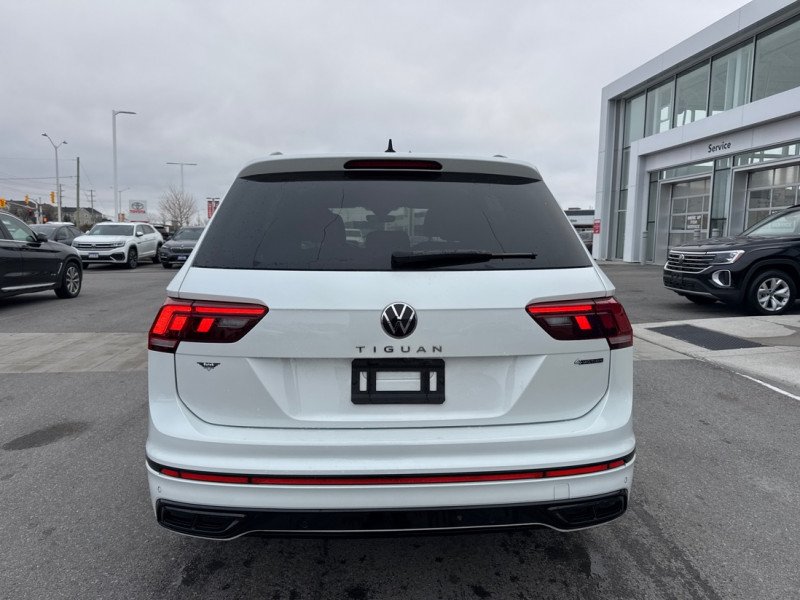 2022 Volkswagen Tiguan Comfortline R-Line Black Edition-6