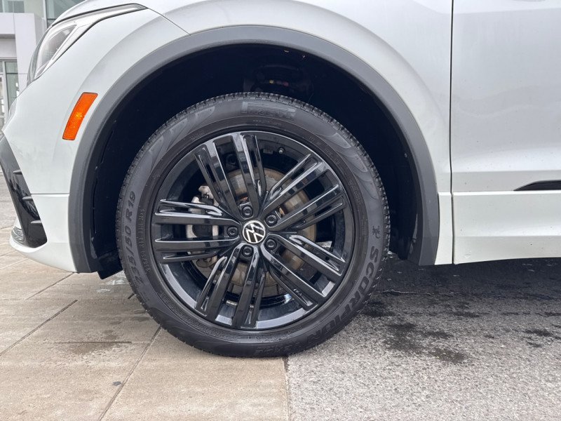 2022 Volkswagen Tiguan Comfortline R-Line Black Edition-13