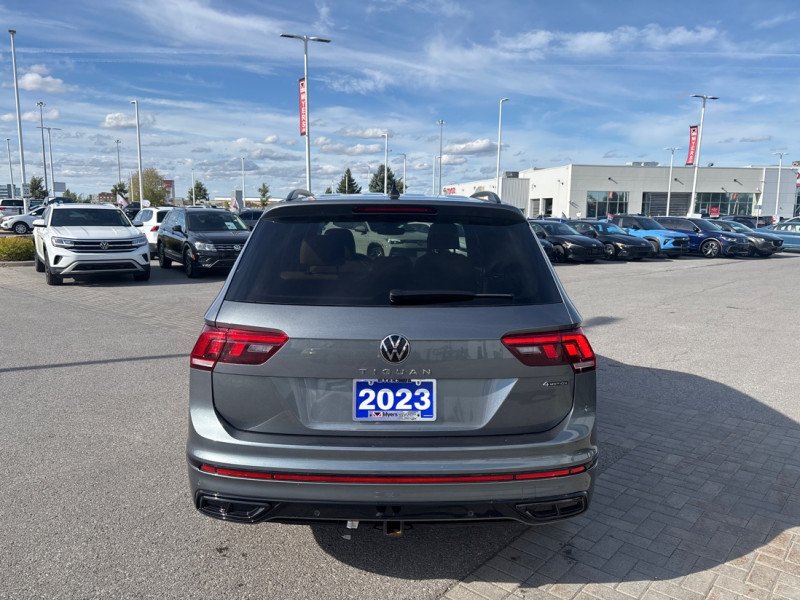 2023 Volkswagen Tiguan Comfortline R-Line Black Edition-3