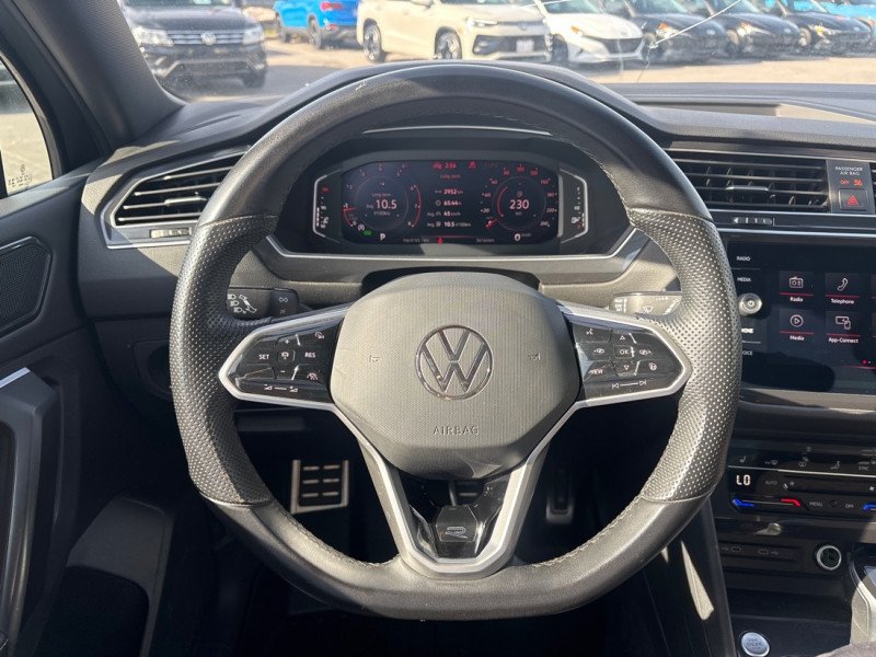 2023 Volkswagen Tiguan Comfortline R-Line Black Edition-12