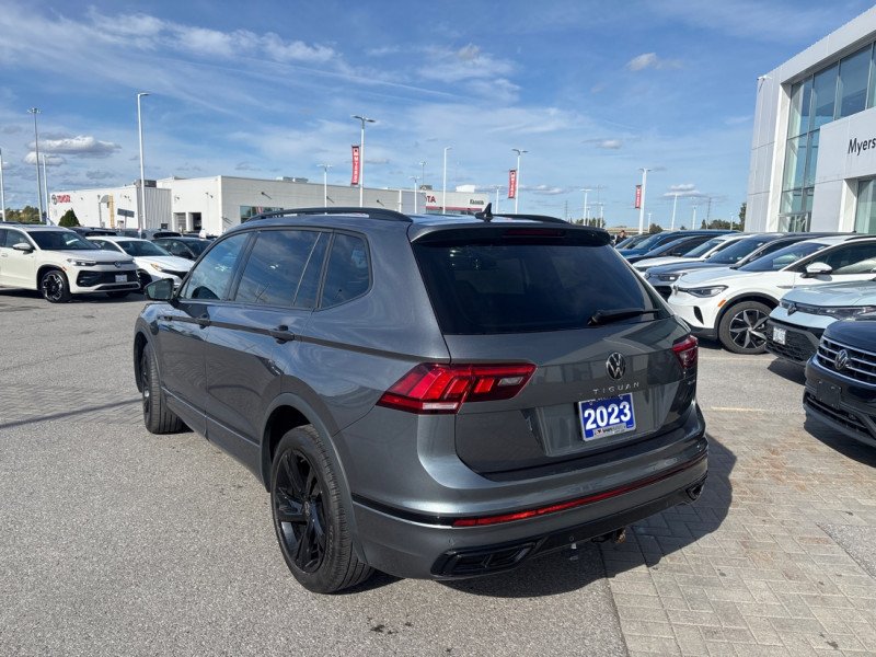 2023 Volkswagen Tiguan Comfortline R-Line Black Edition-2