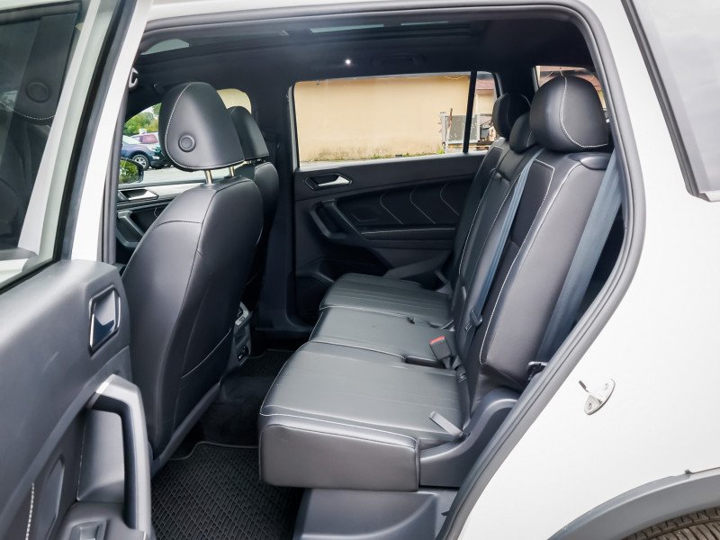 2024 Volkswagen Tiguan Comfortline R-Line Black Edition-8