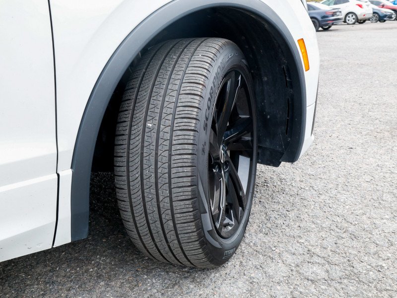 2024 Volkswagen Tiguan Comfortline R-Line Black Edition-6