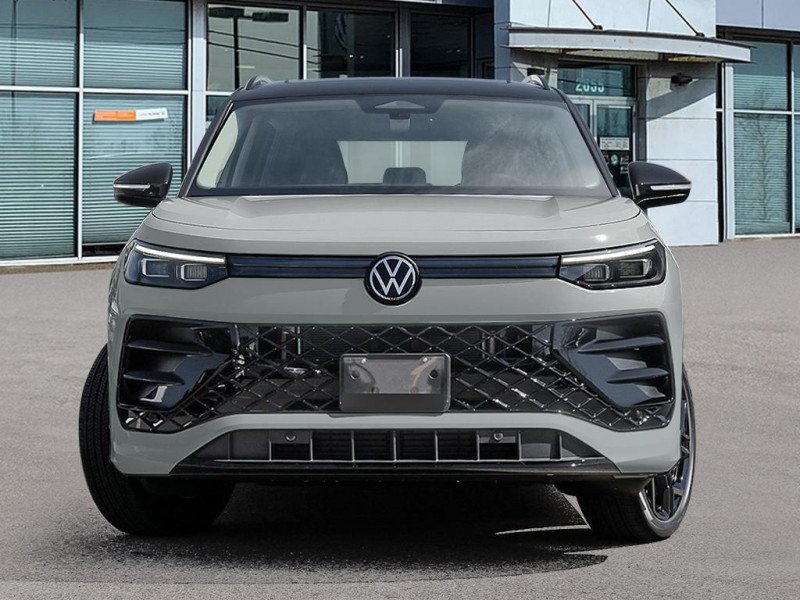 2026 Volkswagen Tiguan Comfortline R-Line Black Edition-1
