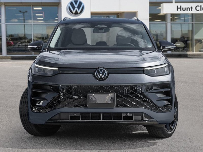 2026 Volkswagen Tiguan Comfortline R-Line Black Edition-1