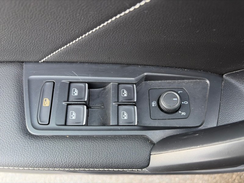 Volkswagen Tiguan Comfortline R-Line Black Edition 2023-29