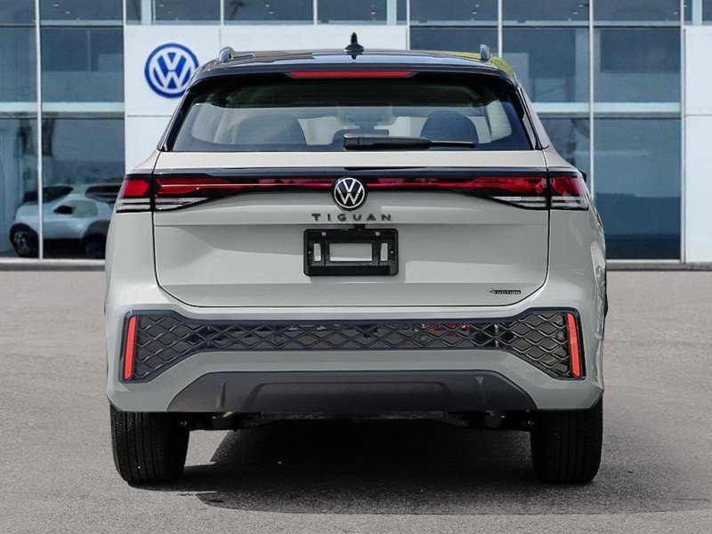 2026 Volkswagen Tiguan Comfortline R-Line Black Edition-4