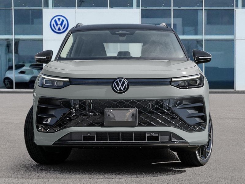 2026 Volkswagen Tiguan Comfortline R-Line Black Edition-1